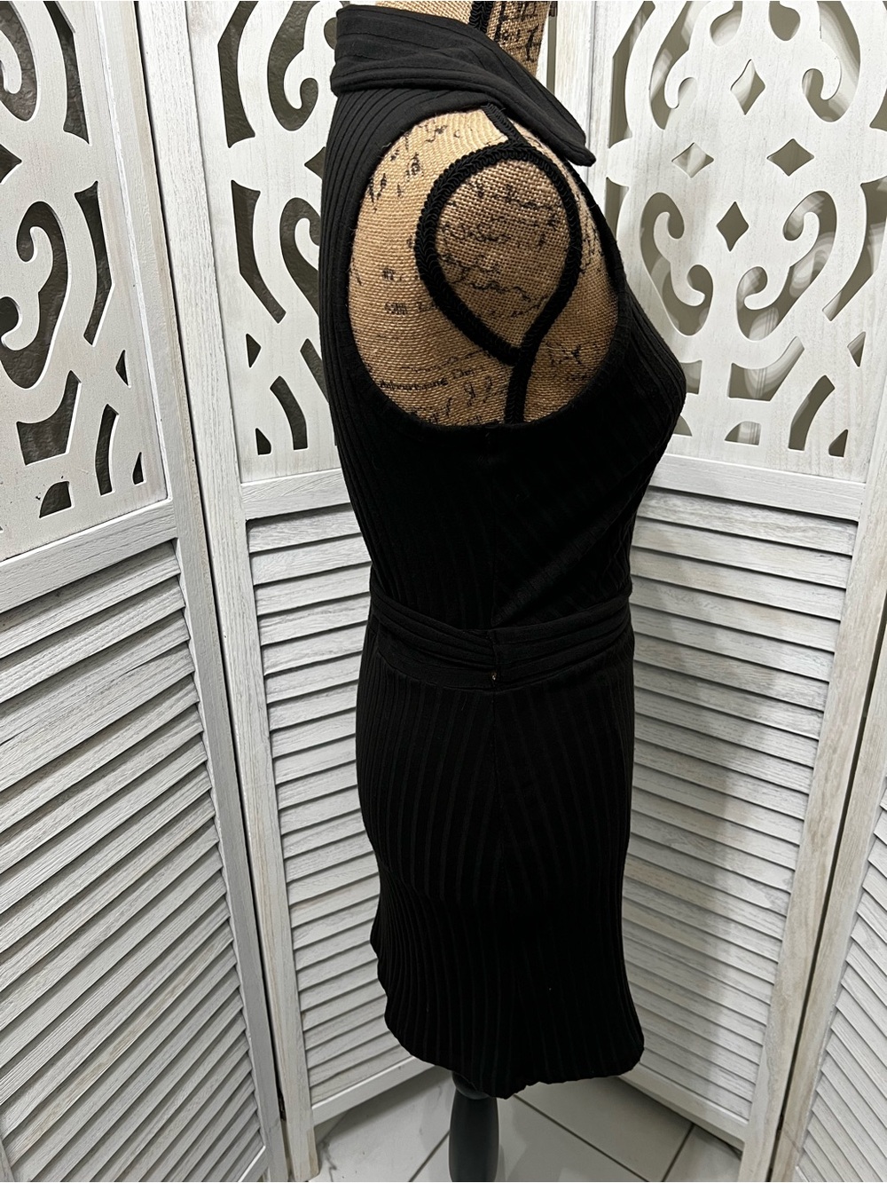Emprada Sleeveless Black Ribbed Wrap Dress - Picture 7 of 11